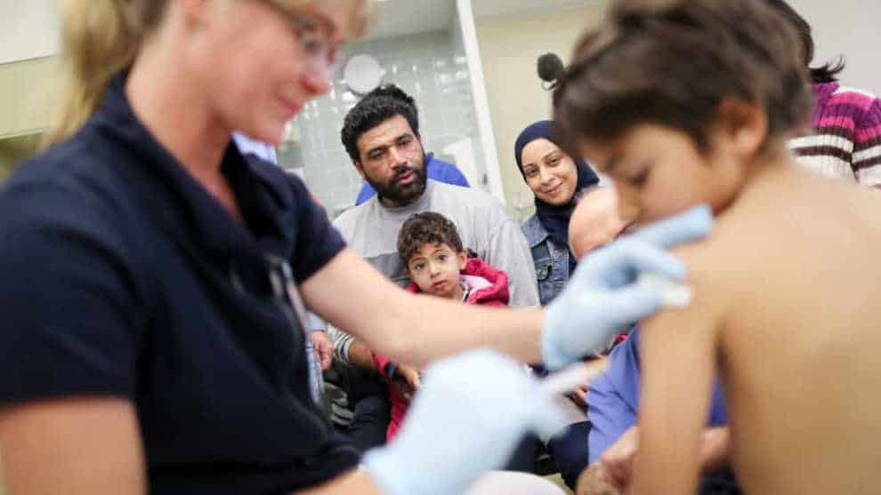 Pharmafirmen fürchten Klagewelle: Millionen Flüchtlinge erhalten keine Corona-Impfungen