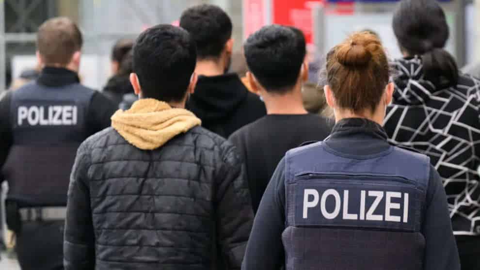 Internes Papier: Bund und Länder wollen Kontrollen an allen deutschen Grenzen