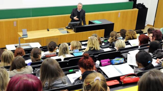 Acht Lehrstühle für Kernforschung, 173 für Genderwissenschaften