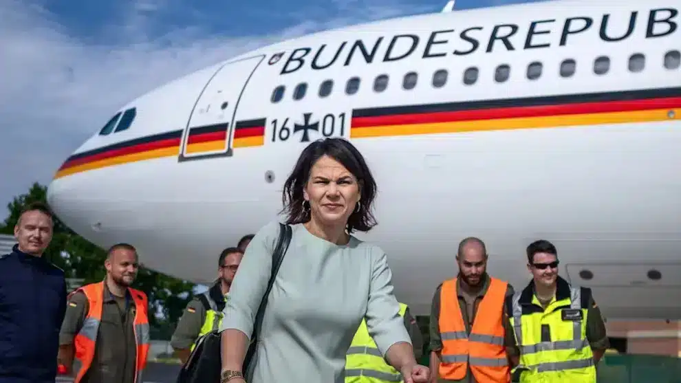 1290 Kilometer Leerflug: So verprasst Baerbock unser Steuergeld