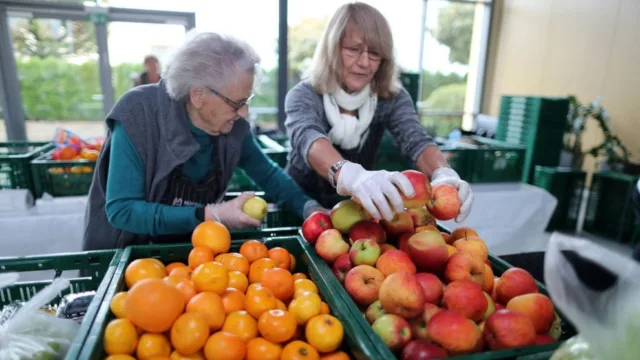 Inflation in Deutschland: Acht Euro für ein Päckchen Essensreste