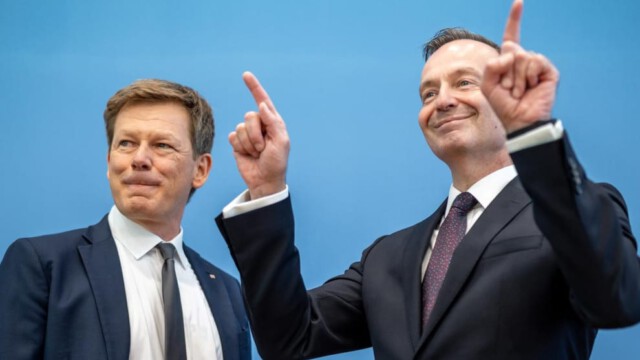 1,4 Millionen Euro für Party: Bahn-Vorstand lässt die Puppen tanzen