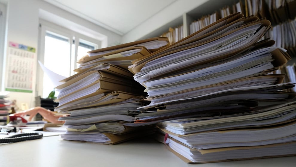 Bürokratierepublik Deutschland: Unter Akten begraben