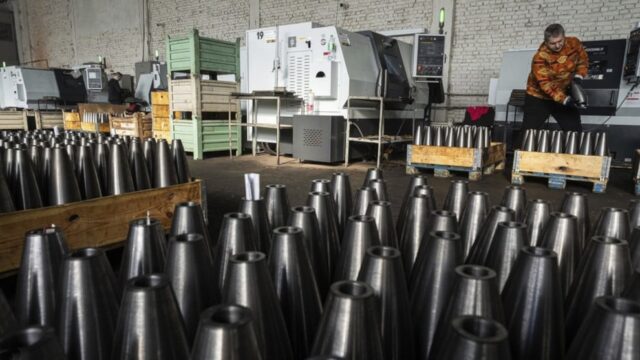 Munition aus Gold: Wie viel kostet die Ukraine der „Sieg über Russland“?