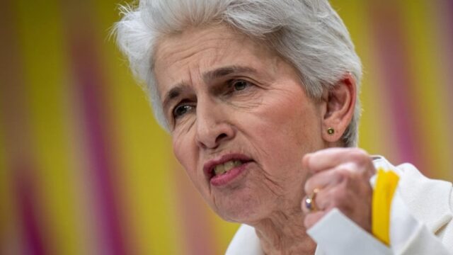 Reich durch Anzeigen: Strack-Zimmermann und ihre Justizkumpels