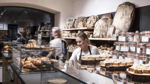 2% zu viel Milch im Kaffee: Bäcker muss 15.000 Euro Steuern nachzahlen
