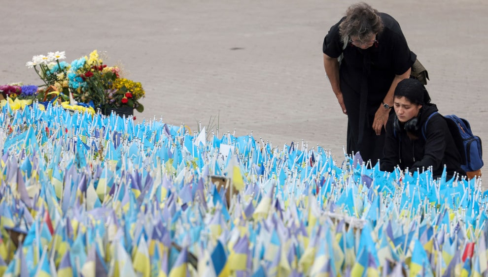 Ukraine kapituliert, NATO verhandelt mit Russland