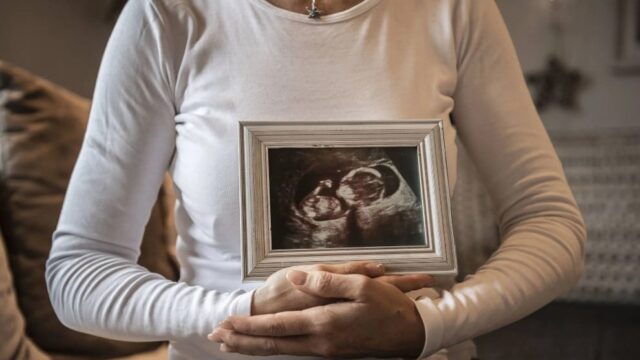 Geburtenrückgang, Totgeburten und Impfung: Offene Fragen