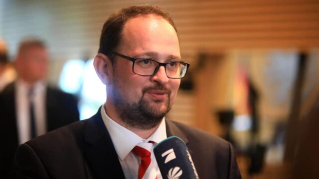 Erfurter Schmierentheater – Was das Ausland von Deutschland lernt
