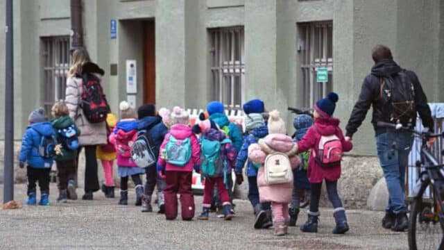 Linke drehen völlig durch: Empörung über Motive auf Kinderkleidung