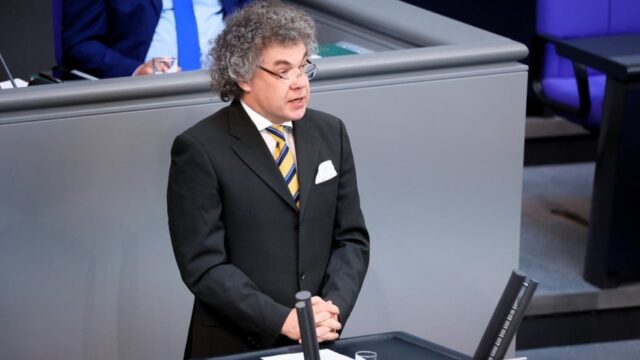 Wegen Honorarprofessur in Moskau – AfD-Sprecher droht Absetzung