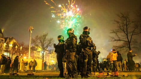 Bunter Terror: Ein weiteres Silvester der Gewaltexzesse