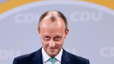 Portrait: Friedrich Merz – Rechts blinken, links abbiegen