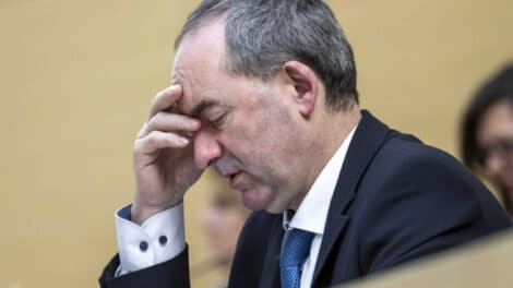 Schuldenorgie: Aiwanger will kein „toter Held“ sein