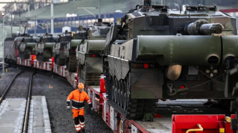 Deutschland als NATO-Drehscheibe: Bundeswehr verhandelt mit Logistikunternehmen