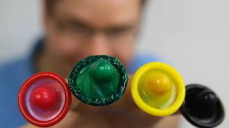 Schulden sei Dank: Kondome sollen für alle gratis sein