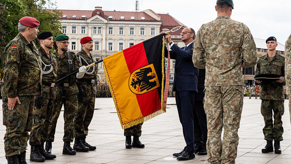 Kriegskanzler Merz empfängt deutsche Panzerbrigade in Litauen