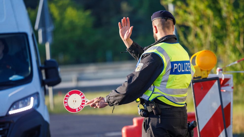 Polnische Bürgerpatrouillen leiten Migranten nach Deutschland