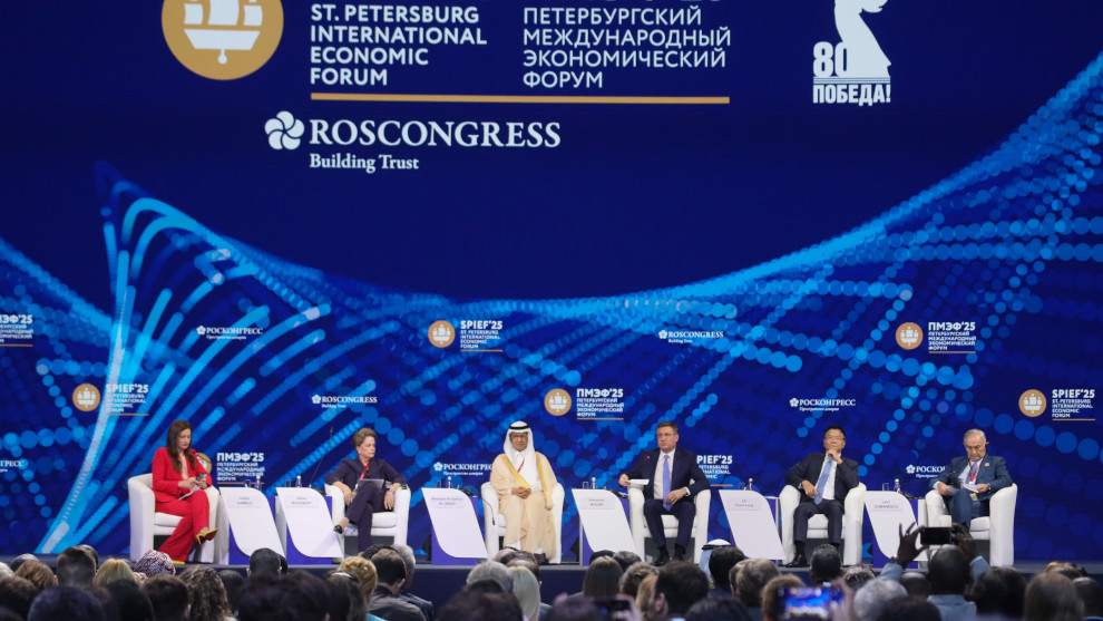 Wirtschaftsforum in St. Petersburg gestartet