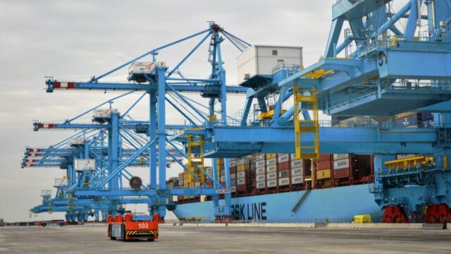 Europas größter Hafen trifft Kriegsvorbereitungen