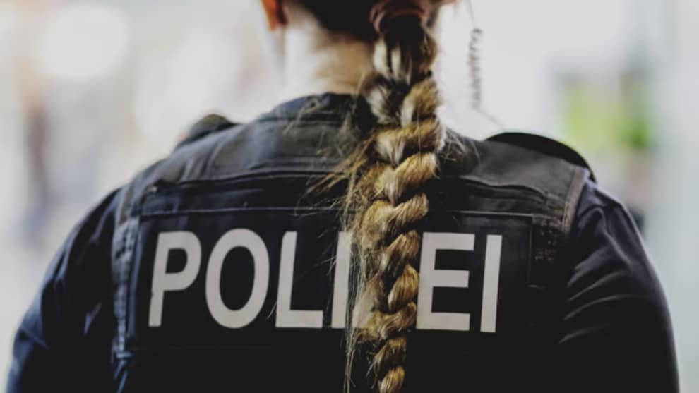 Clan-Mitglied prügelt Polizistin dienstunfähig – Bewährung!