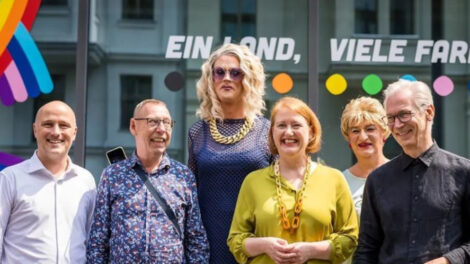 "Dragqueen" Jurassica Parka: Pädo-Skandal erschüttert Berlin 2 "Dragqueen" Jurassica Parka: Pädo-Skandal erschüttert Berlin