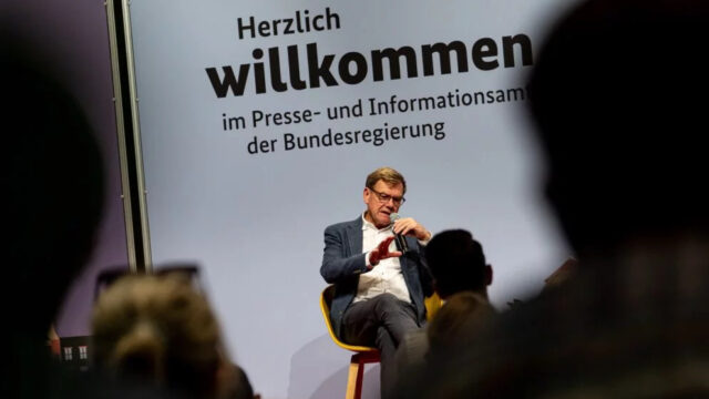 Was die Auslagerung der Regierungs-PR den Steuerzahler kostet