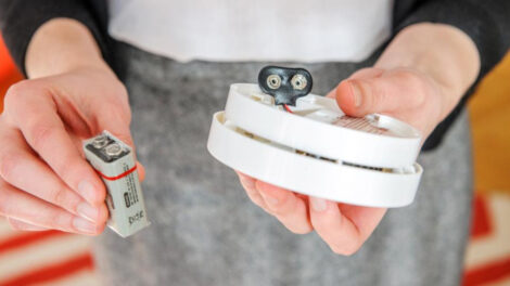 Rauchmelder: Der Spion im Schlafzimmer