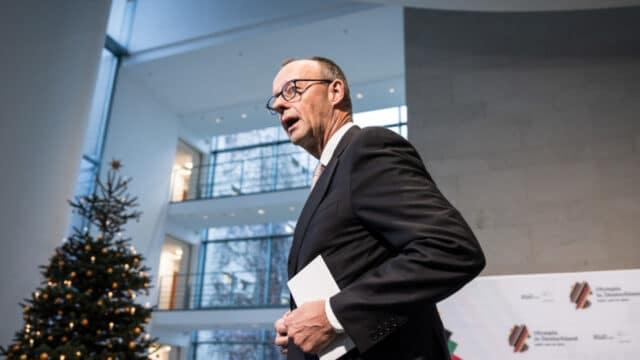 Merz will Russen-Milliarden klauen – Steuerzahler sollen haften