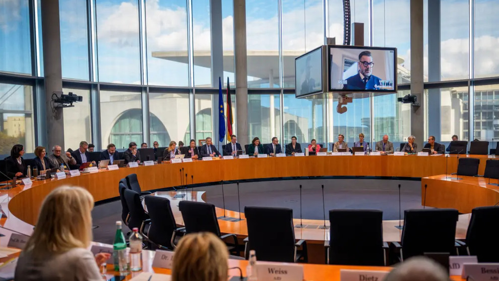 Corona-Aufarbeitung: So befangen ist die Enquete-Kommission 1 Corona-Aufarbeitung: So befangen ist die Enquete-Kommission