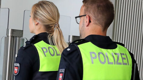 Niedersachsen will Nacktuntersuchungen von Polizisten ermöglichen