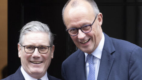 Merz und Starmer wollen NATO-Truppen nach Grönland schicken