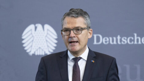 Psychopath Kiesewetter will deutsche Beteiligung an Atomwaffen