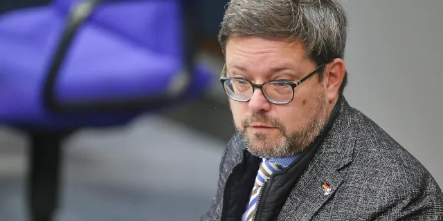 Corona-Aufarbeitung: So befangen ist die Enquete-Kommission 11 Corona-Aufarbeitung: So befangen ist die Enquete-Kommission