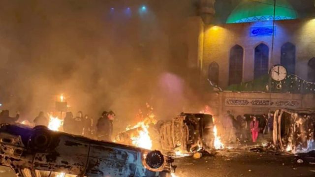 Iran-Putsch: USA schmuggeln Tausende Internet-Terminals ins Land