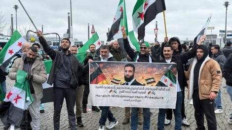 Syrer, die al-Scharaa zujubeln, müssen Deutschland verlassen