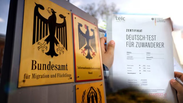 Regierung verprasst 1 Milliarde für sinnlose Deutschkurse