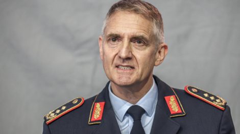 Der Chef der deutschen Luftwaffe, Generalleutnant Holger Neumann, droht Russland mit massiven Luftschlägen und will Kaliningrad und Sankt Petersburg bombardieren. Das zumindest lässt er in britischen Medien verlautbaren. Hat man in Deutschland nun völlig den Verstand verloren?