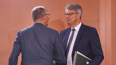 Zu dumm, zum Regieren: Lügenkanzler blamiert sich mit Kabinettsumbildung