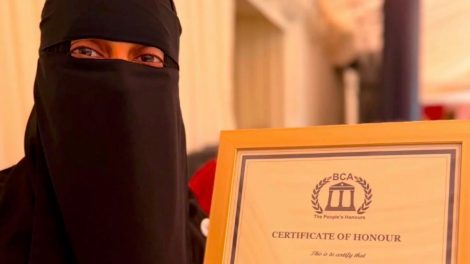Für „Stärkung junger Frauen“: Vollverschleierte erhält britischen Bürgerpreis