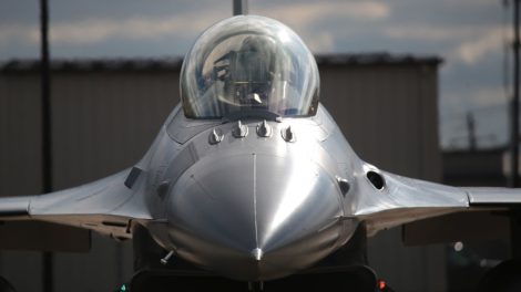 Kriegsvorbereitung: Türkei entsendet Kampfjets an Russlands Westgrenze