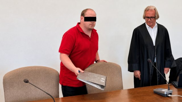 Köln: Verurteilter pädokrimineller Lehrer ist weiterhin Beamter