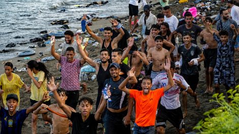 Ceuta-Ansturm: Migrationswaffe gezielt von Marokko eingesetzt?