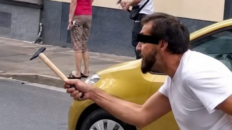 Düren: Brutaler Straßenkrieg mit Hämmern und Äxten