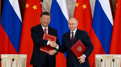 NATO-Albtraum: Russland und China könnten Zwei-Fronten-Krieg eröffnen
