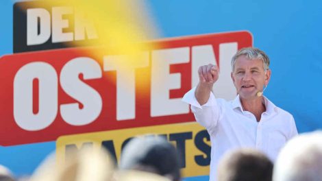 Der Osten erhebt sich: Das Ende Westdeutschlands