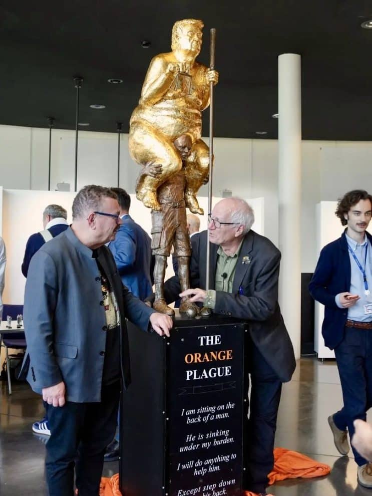 Nackter Trump im EU-Parlament: So tief ist die Brüsseler Elite gesunken
