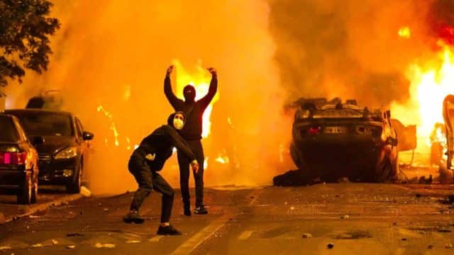 Bürgerkrieg in Frankreich: Für deutsche Medien nur “Schulproteste“