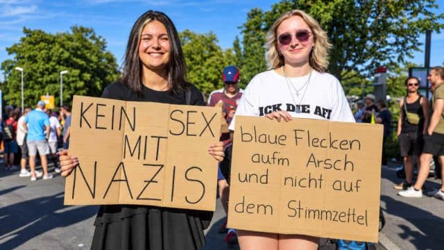 Der Morgen danach: „Hilfe, mein Sexpartner ist rechts!“