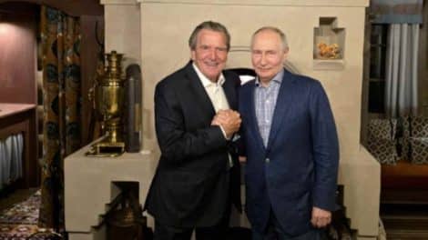 Putin feiert Geburtstag mit Gerhard Schröder in Moskau